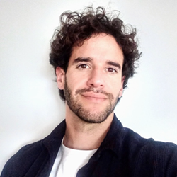 Alejandro G